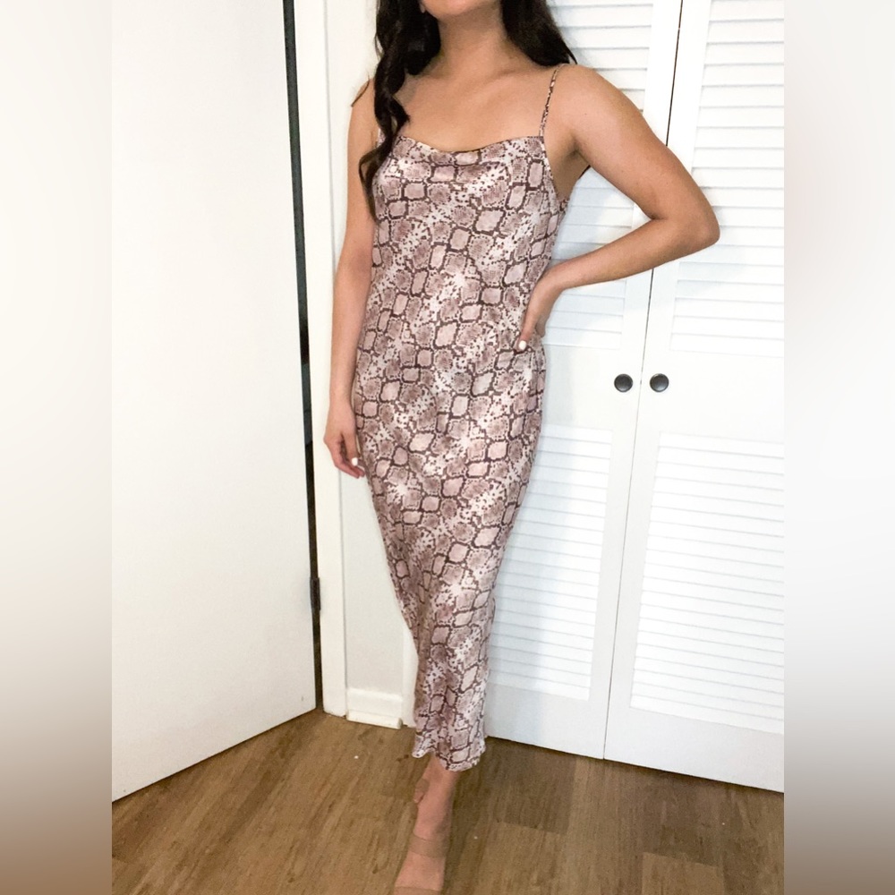 Sexy Banana Republic Size 4 Tall Dress Snakeskin Cowl Neck Cami Satin Cocktail